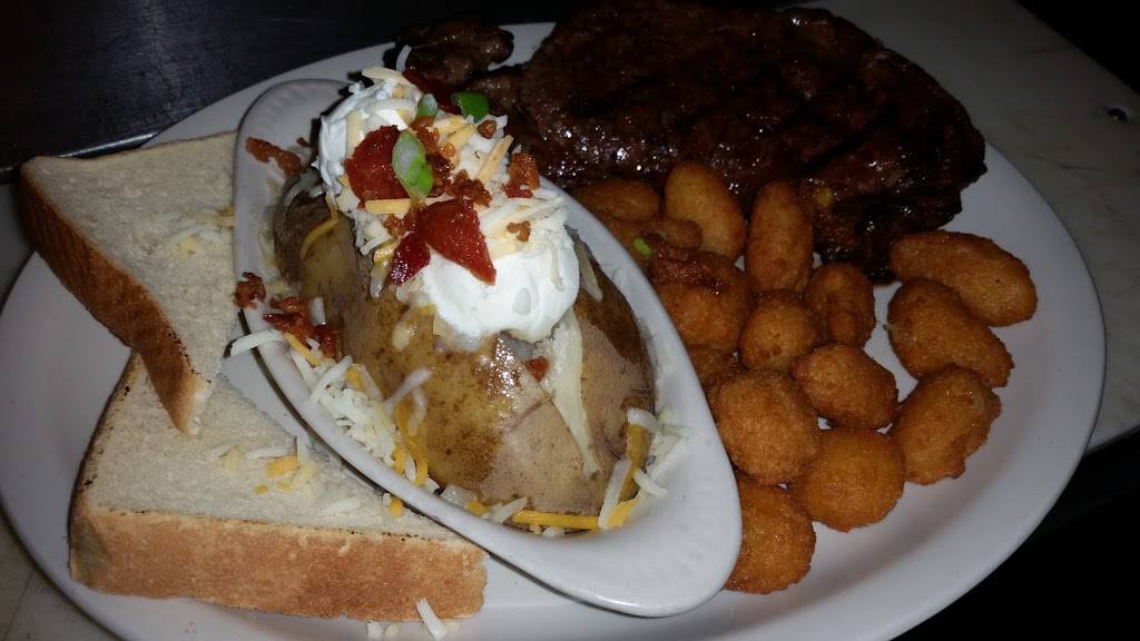 Center Street Bar & Grill | restaurant | 11 W Center St, Madisonville, KY 42431, USA | 2702452579 OR +1 270-245-2579