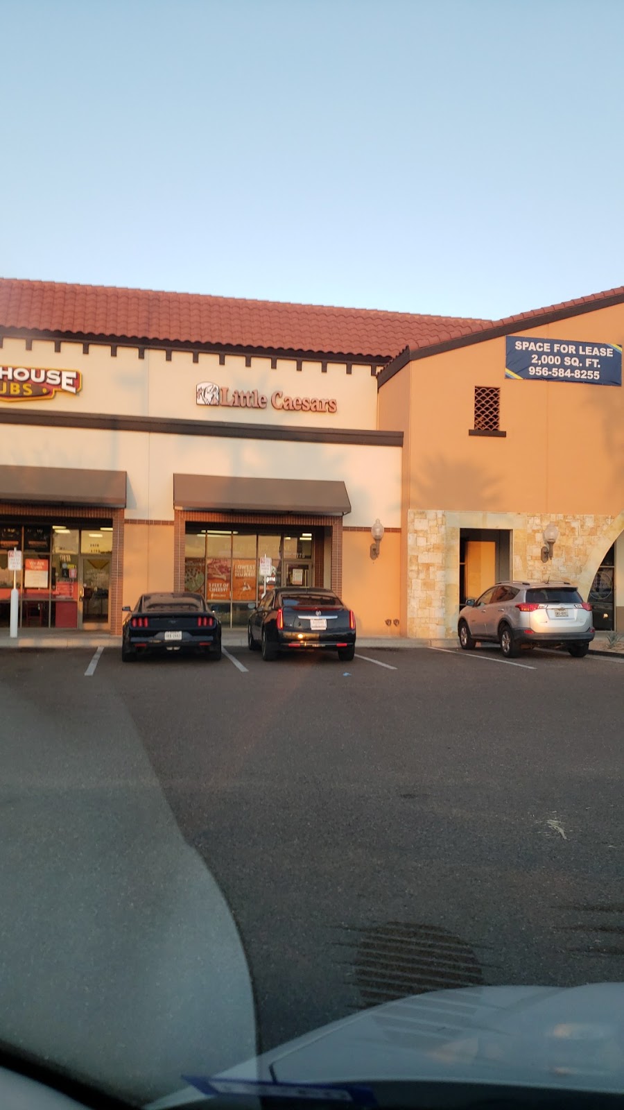 Little Caesars Pizza | restaurant | 2438 Monarch Dr Suite A-175, Laredo, TX 78045, USA | 9567237724 OR +1 956-723-7724