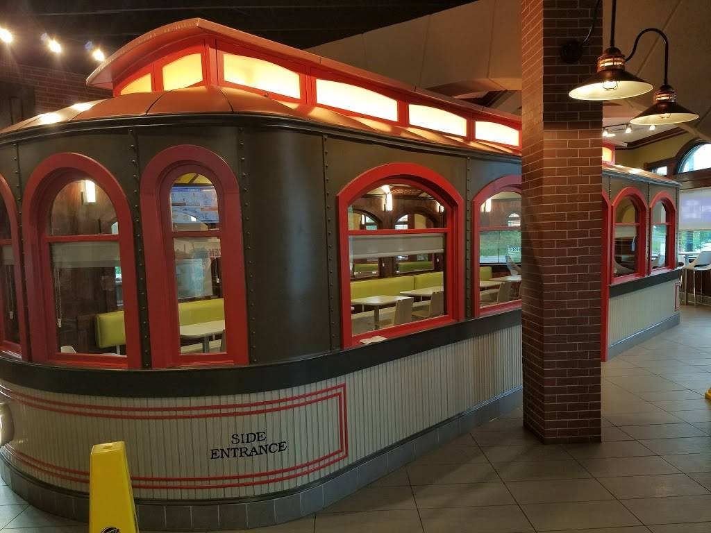 Burger King | restaurant | 920 W Main St, Benton, IL 62812, USA | 6184380321 OR +1 618-438-0321