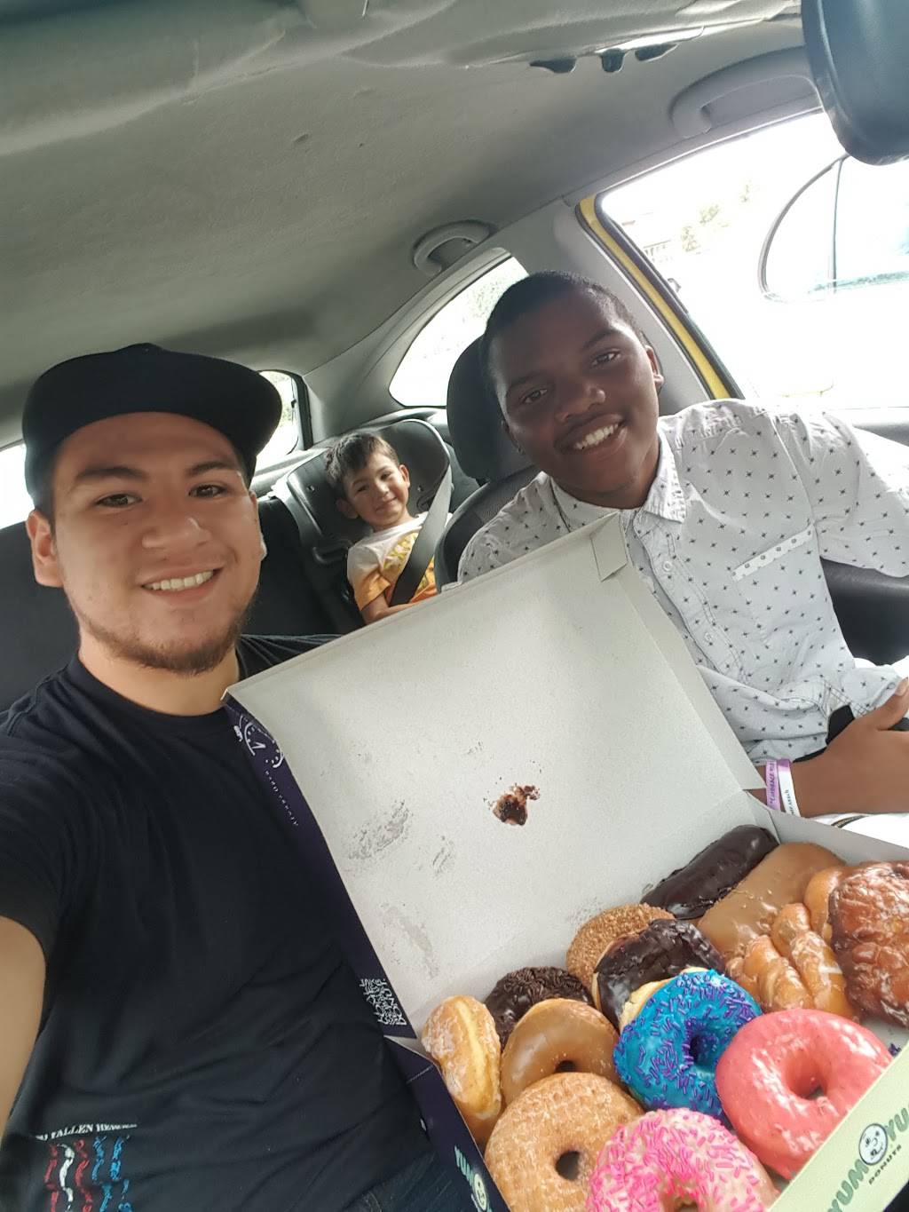 Yum Yum Donuts | bakery | 3671 Franklin Blvd, Sacramento, CA 95818, USA | 9164539193 OR +1 916-453-9193