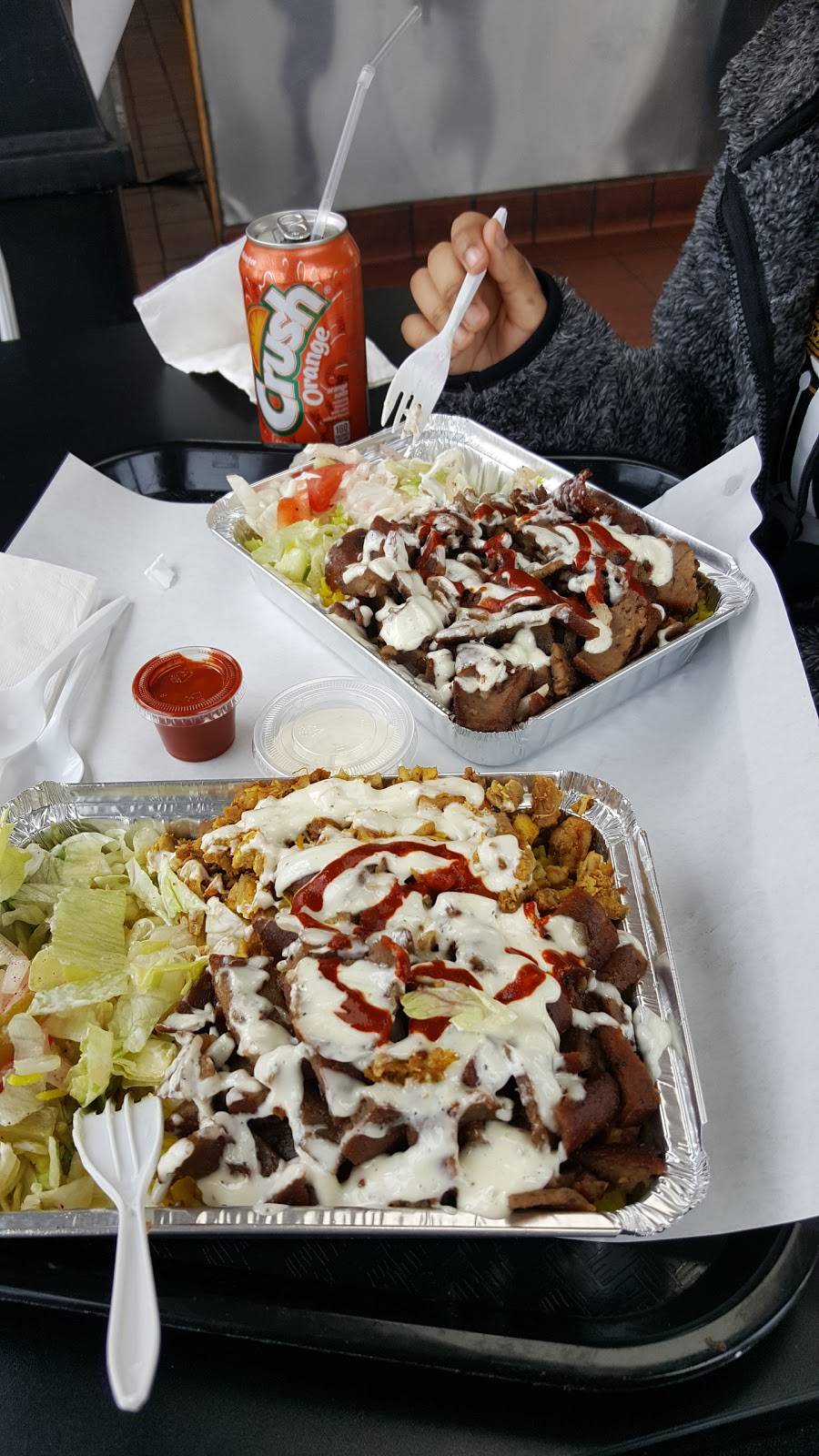 Hakuna Matata | restaurant | 6035 95th St, Oak Lawn, IL 60453, USA | 7084242490 OR +1 708-424-2490