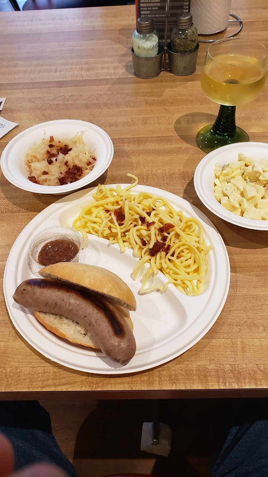 The German Table | restaurant | 158 N Loudoun St, Winchester, VA 22601, USA | 5404315861 OR +1 540-431-5861