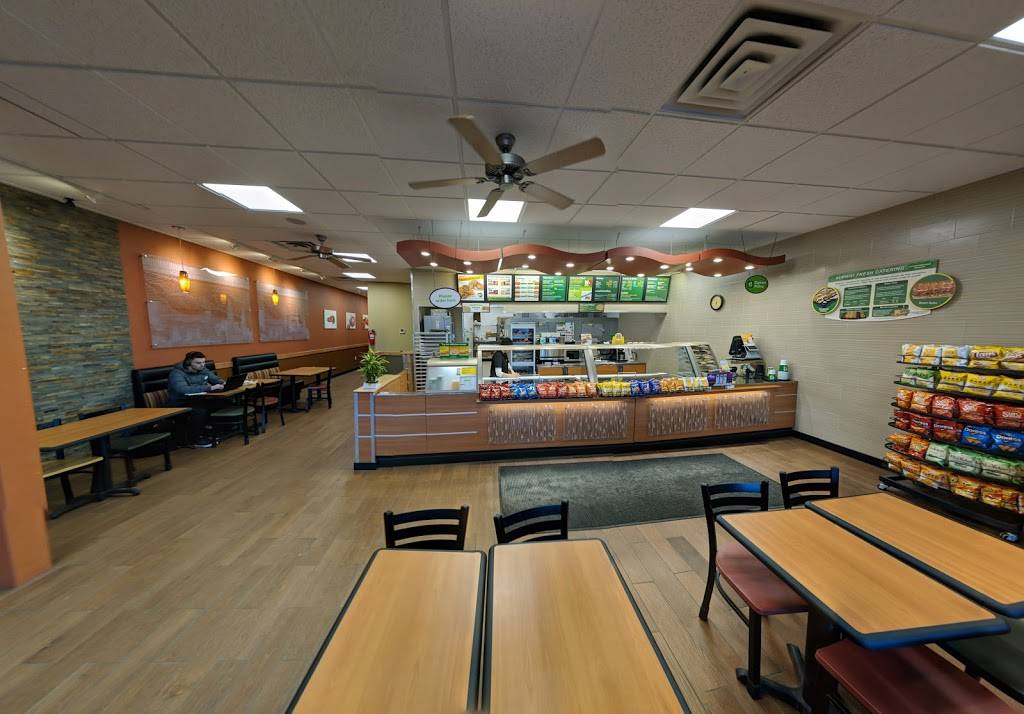 Subway | restaurant | 714 S Whitney Way, Madison, WI 53711, USA | 6084421488 OR +1 608-442-1488