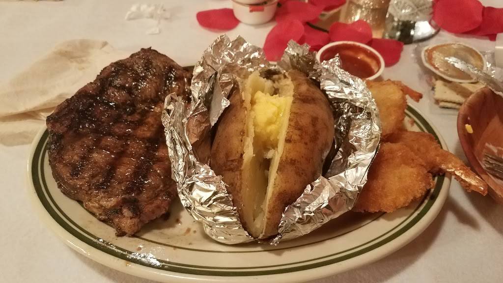 Baskets | restaurant | 92 Gin Site Dr, Caledonia, MS 39740, USA | 6623564040 OR +1 662-356-4040