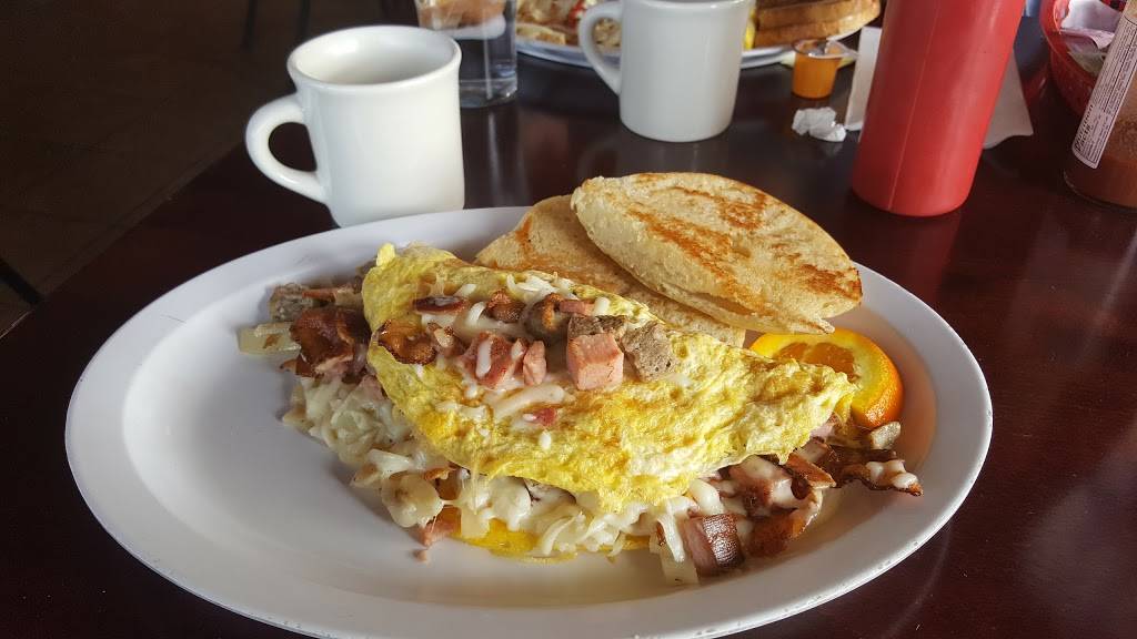 Patricios Grill & Pasta | restaurant | 14700 Elizabeth Lake Rd, Lake Hughes, CA 93532, USA | 6619654329 OR +1 661-965-4329