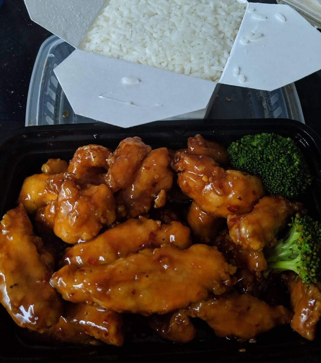 Far East Chinese and Thai Food | restaurant | 1216 W 14 Mile Rd, Clawson, MI 48017, USA | 2482888880 OR +1 248-288-8880