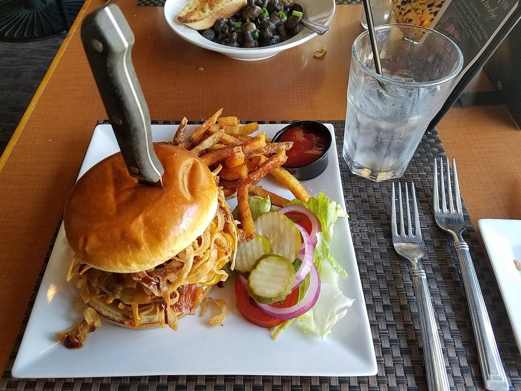 The Caroline | restaurant | 5 S Market St, Troy, OH 45373, USA | 9375527676 OR +1 937-552-7676