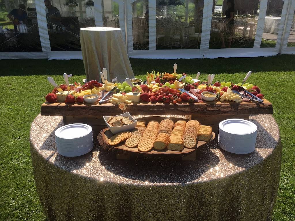 Pineridge BBQ Catering Company | restaurant | 174 Queen St W, Hensall, ON N0M 1X0, Canada | 5192623409 OR +1 519-262-3409