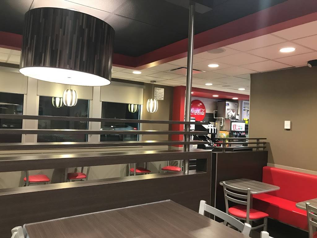 Carls Jr. | restaurant | 3770 Cahuenga Blvd, Studio City, CA 91604, USA | 8187607669 OR +1 818-760-7669