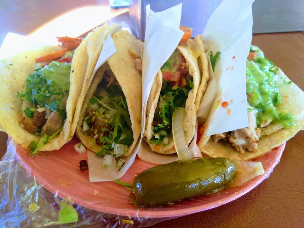 Carnitas los tres cochinitos | restaurant | Tijuana - Tecate Km 23.5, El Realito, Tijuana, B.C., Mexico | 0446643898497 OR +52 1 664 389 8497