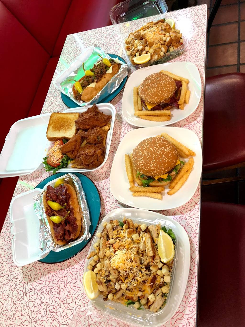 Frosty queen express | restaurant | 4761 Planz Rd, Bakersfield, CA 93309, USA | 6615565440 OR +1 661-556-5440