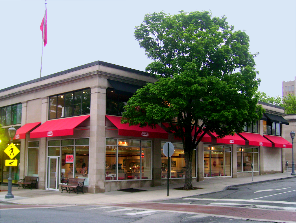 Rubys Diner | restaurant | 5 Coulter Ave, Ardmore, PA 19003, USA | 6108967829 OR +1 610-896-7829