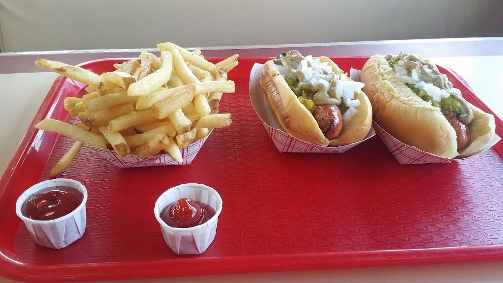 Salt City Dogs | restaurant | 401 Northern Lights Plaza, Syracuse, NY 13212, USA | 3154544271 OR +1 315-454-4271