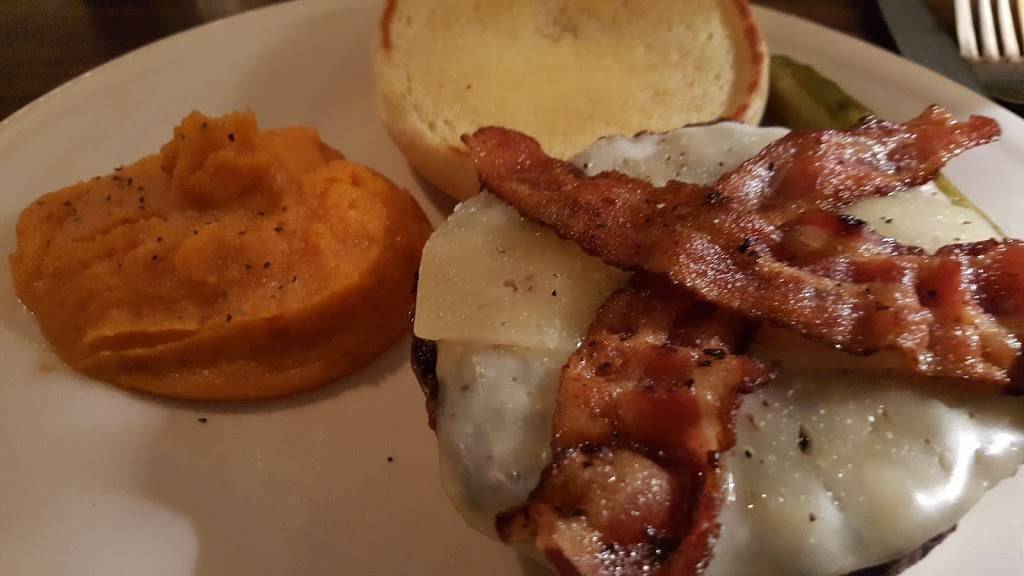 Shady Grove | restaurant | WI-65, Ellsworth, WI 54011, USA | 7152733787 OR +1 715-273-3787