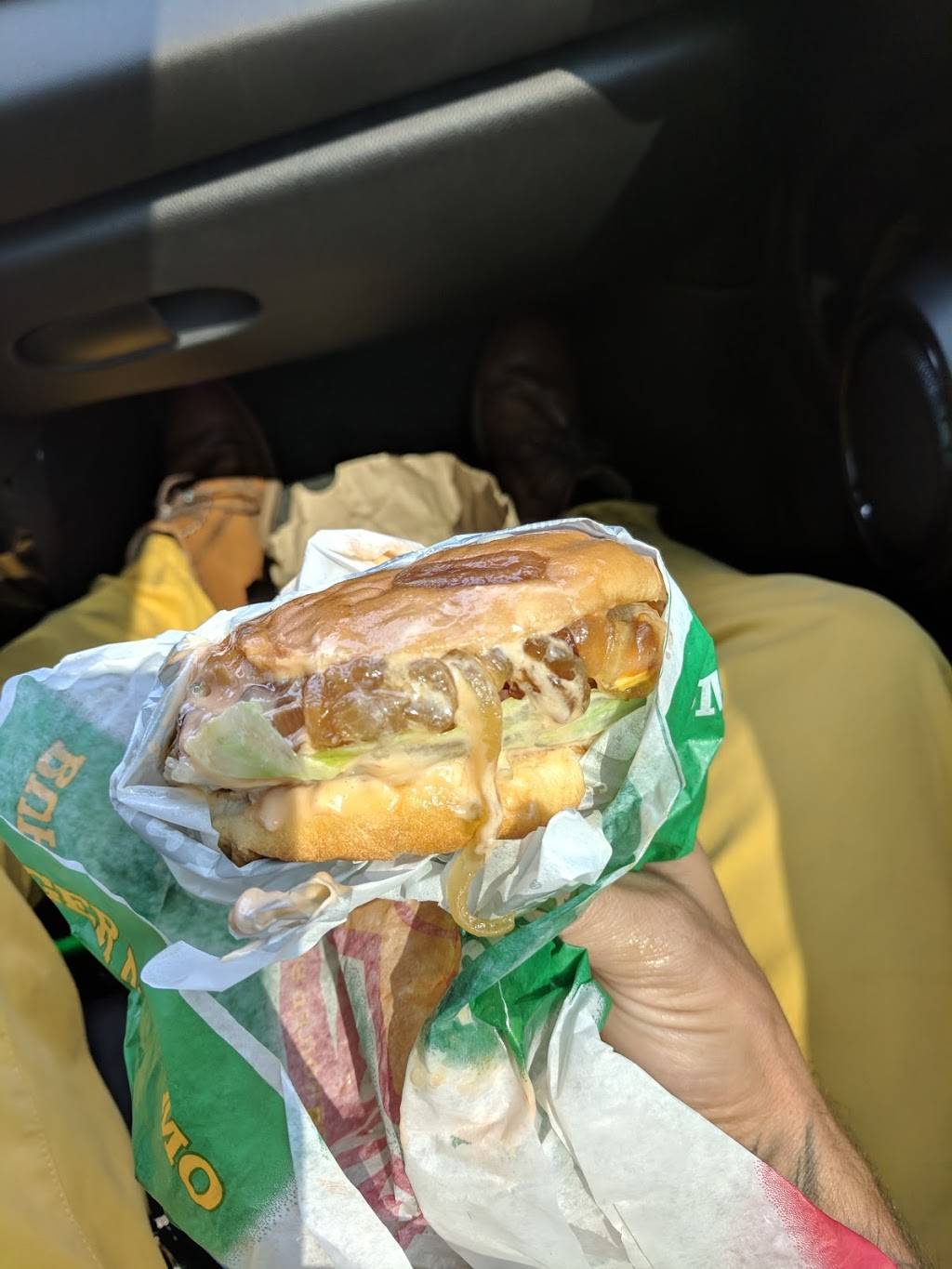 Carls Jr. | restaurant | 25 Silver Ln, Eugene, OR 97404, USA | 5414616814 OR +1 541-461-6814