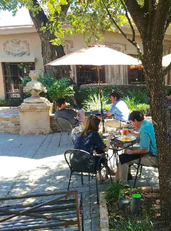 Ninos | restaurant | 2817 W Dallas St, Houston, TX 77019, USA | 7135225120 OR +1 713-522-5120