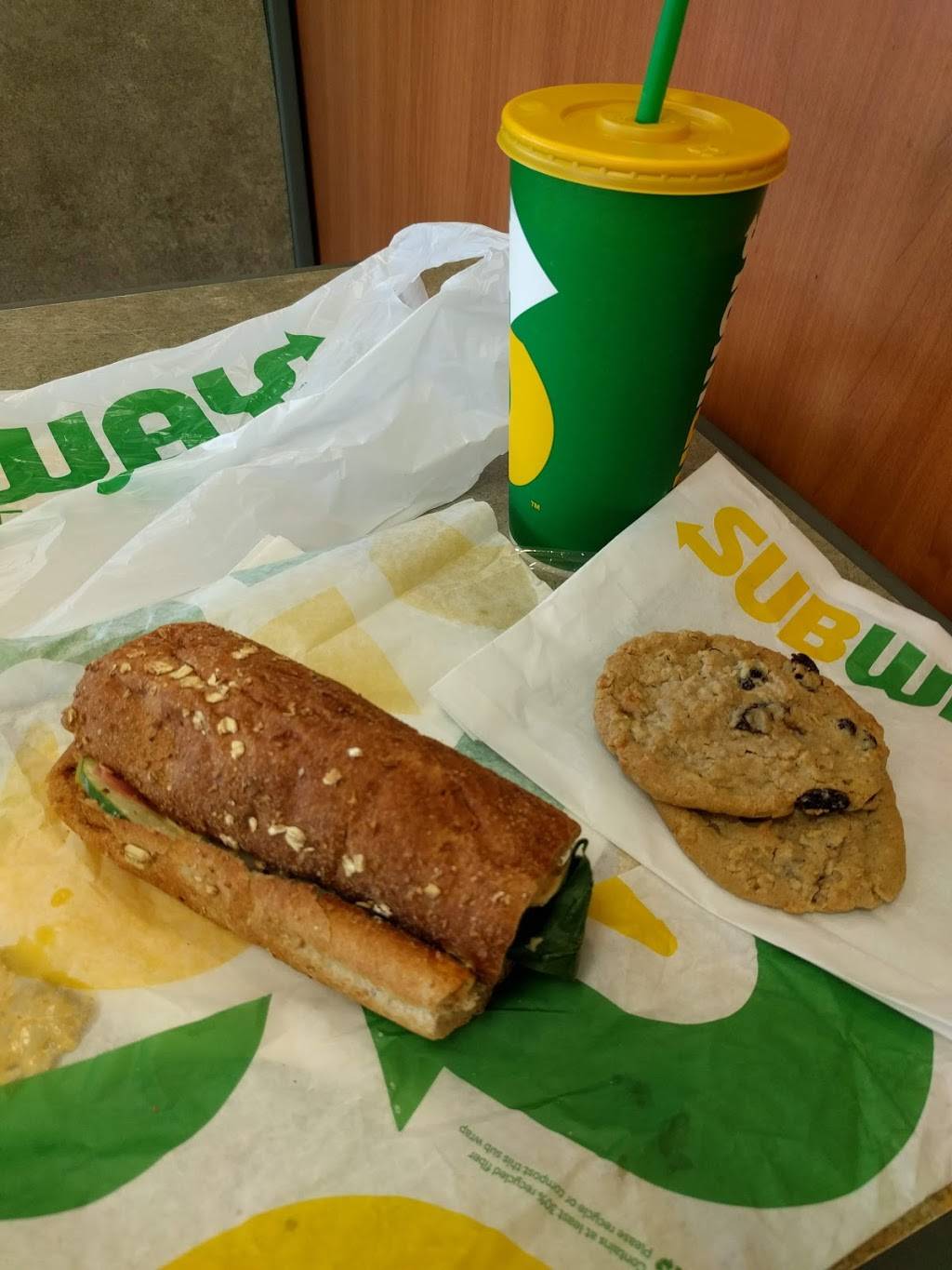 Subway | restaurant | 1080 N Bridge St, Chillicothe, OH 45601, USA | 7407737827 OR +1 740-773-7827