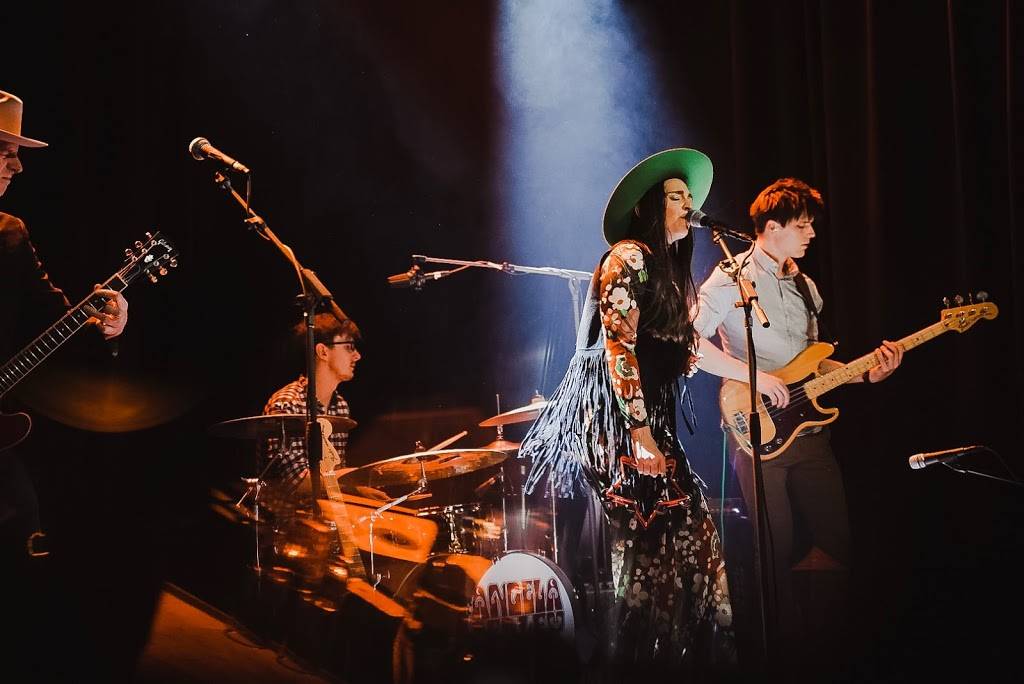 Natalies Music Hall & Kitchen | restaurant | 945 King Ave, Columbus, OH 43212, USA | 6144362625 OR +1 614-436-2625