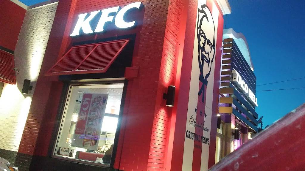 Taco Bell | meal takeaway | 912 IN-229, Batesville, IN 47006, USA | 8129342525 OR +1 812-934-2525