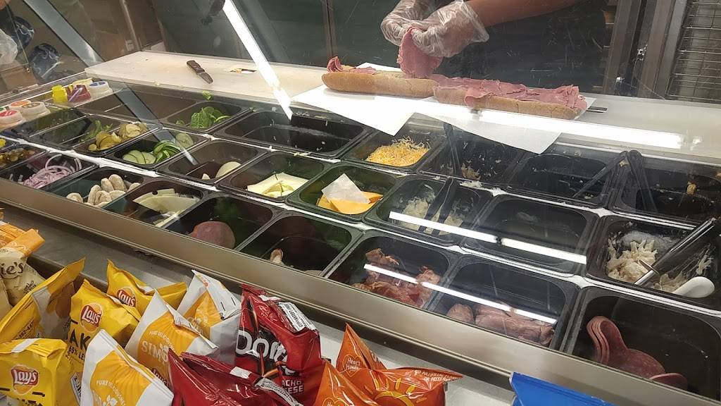 Subway | restaurant | 101 Polo Park Blvd E, Davenport, FL 33837, USA | 8634248340 OR +1 863-424-8340