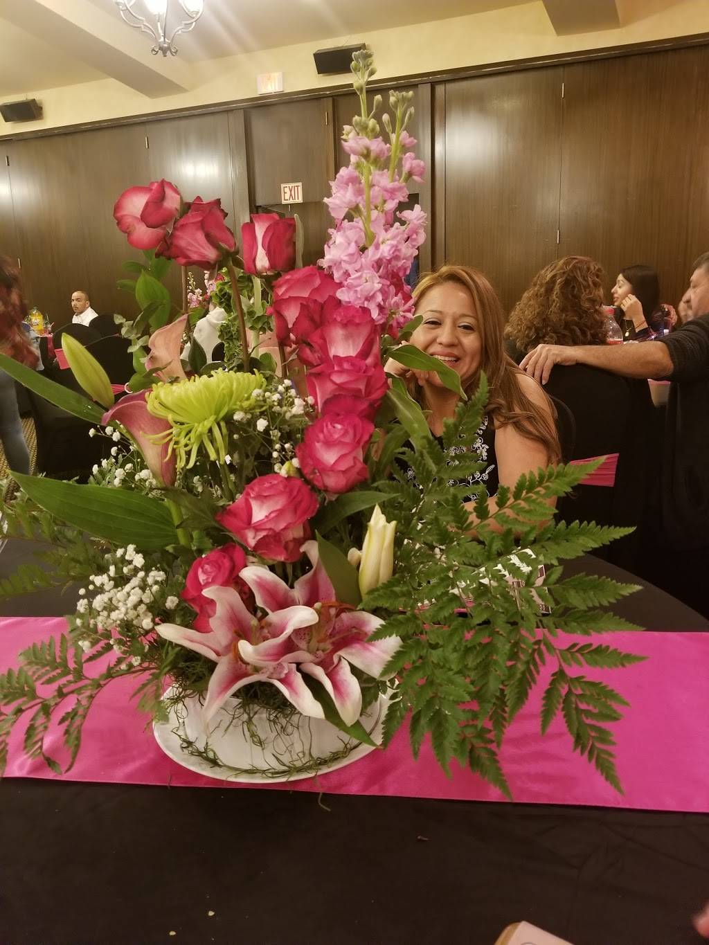 Wardons Deli | restaurant | 3 Main St, East Rockaway, NY 11518, USA | 5165939810 OR +1 516-593-9810