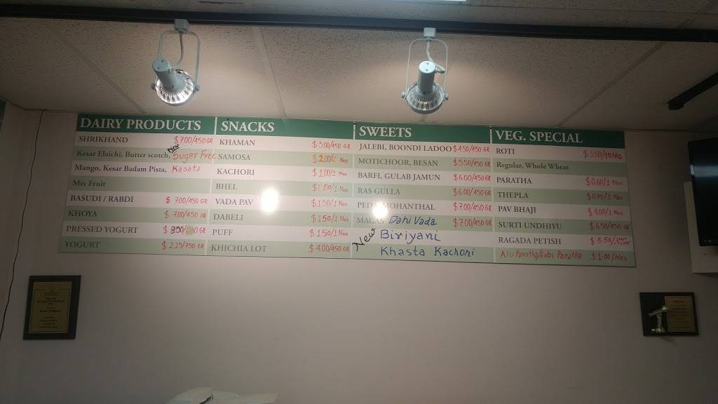 Keshav Foods | restaurant | 8975 McLaughlin Rd S unit 8, Brampton, ON L6Y 0Z6, Canada | 9058405711 OR +1 905-840-5711