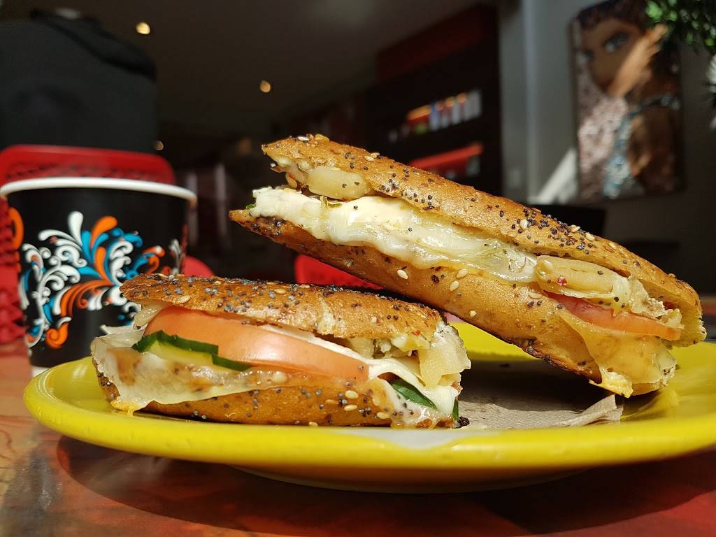 Moca Loca | cafe | 335 Boulevard Saint-Joseph, Gatineau, QC J8Y 3Z2, Canada | 8192056622 OR +1 819-205-6622