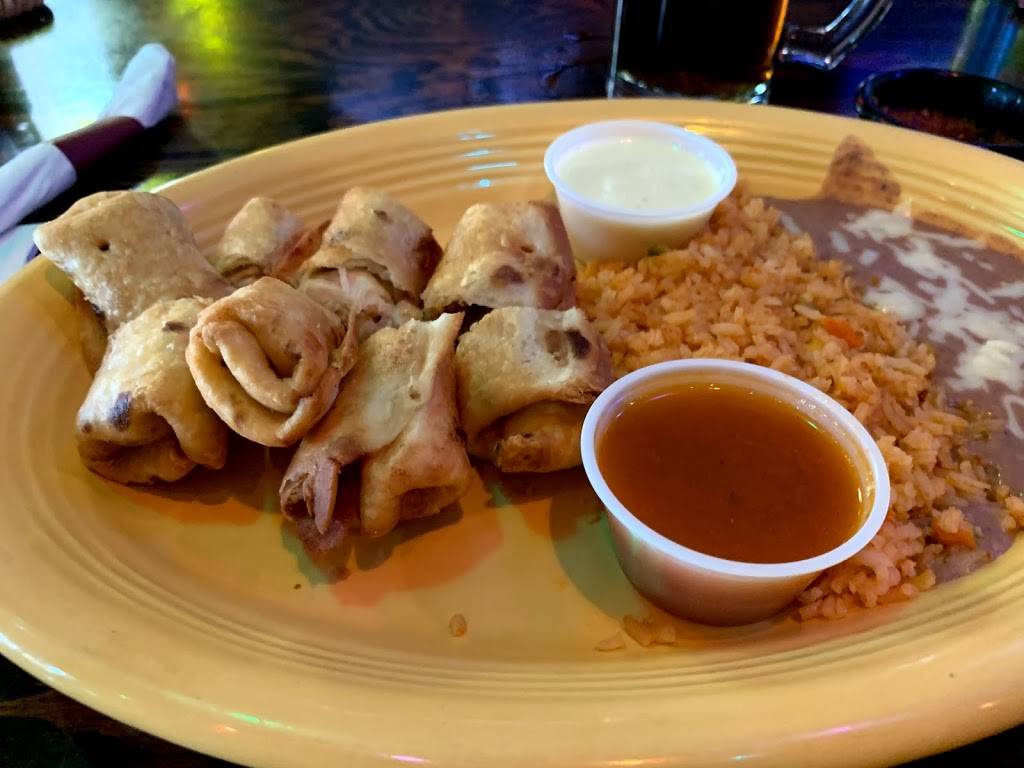 Charritos Bar & Grill | restaurant | 7 Town Center Dr NW, Huntsville, AL 35806, USA | 2562178868 OR +1 256-217-8868