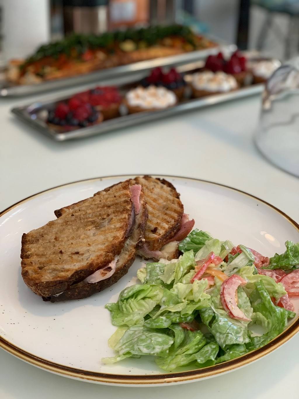 Bistrot Paris | restaurant | 12265 Ventura Blvd, Studio City, CA 91604, USA | 8183584223 OR +1 818-358-4223