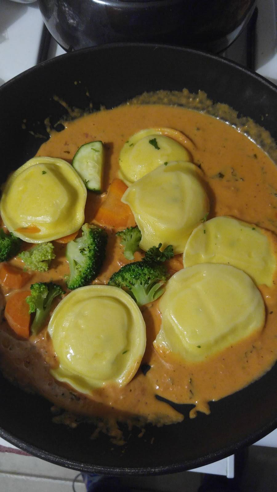 Frankies Italian Kitchen | restaurant | 5538 Reseda Blvd, Tarzana, CA 91356, USA | 8187051295 OR +1 818-705-1295