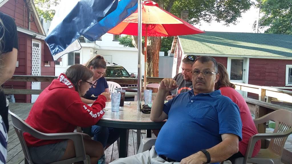 Iannarellis Italian Restaurant | restaurant | 405 3rd St, Howe, IN 46746, USA | 2605622500 OR +1 260-562-2500