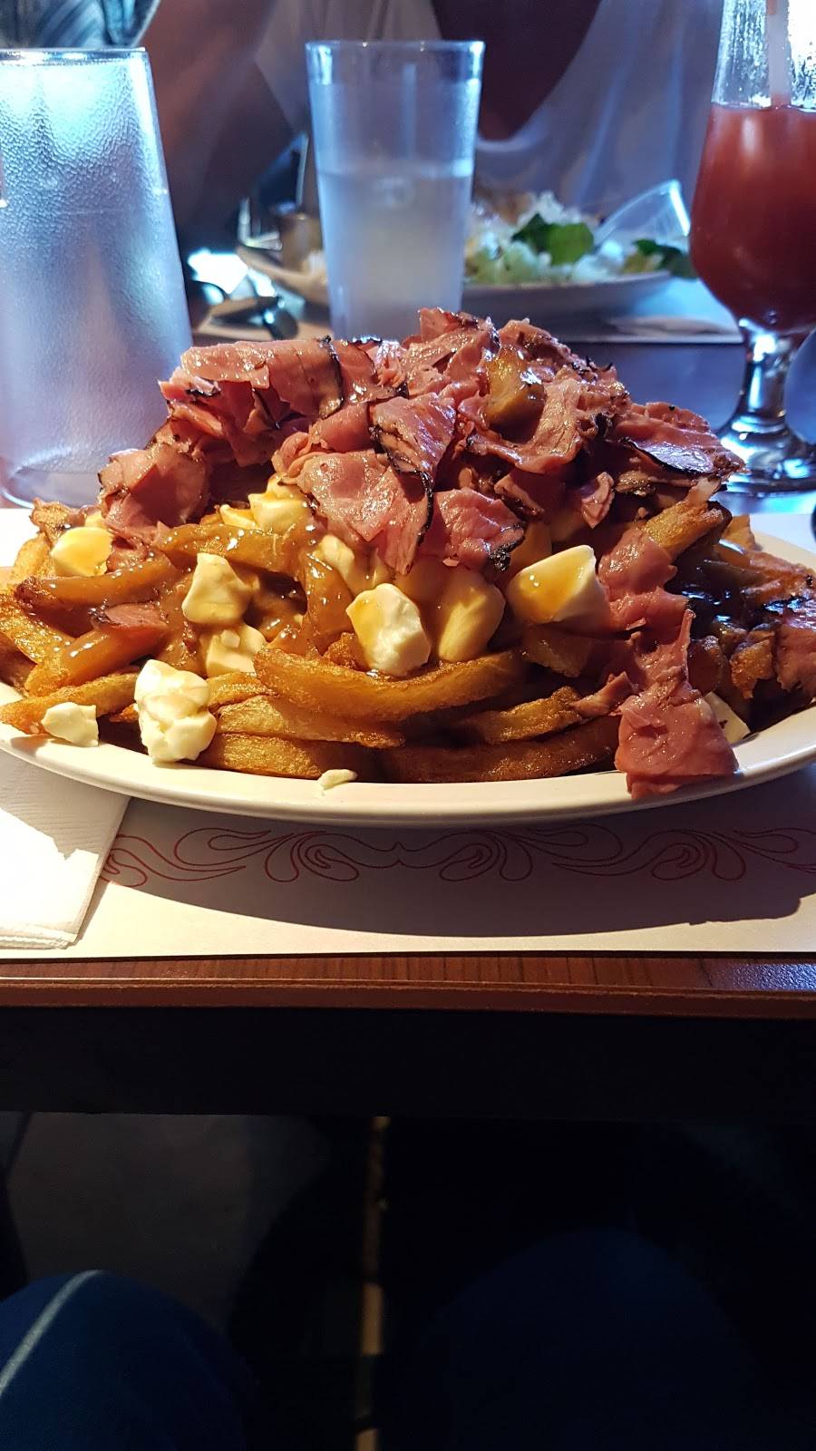 Resto Bar Hélène | restaurant | 9030, rue de la Montagne, Valcourt, QC J0E 2L0, Canada | 4505323575 OR +1 450-532-3575