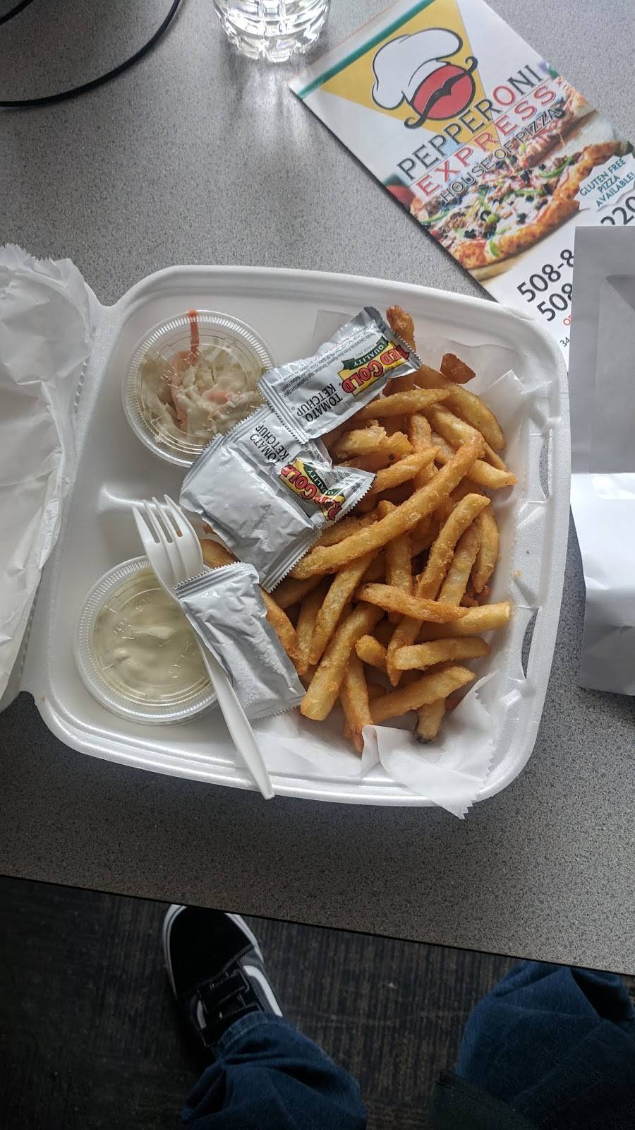 Pepperoni Express | restaurant | 344 Boston Turnpike, Shrewsbury, MA 01545, USA | 5088422200 OR +1 508-842-2200