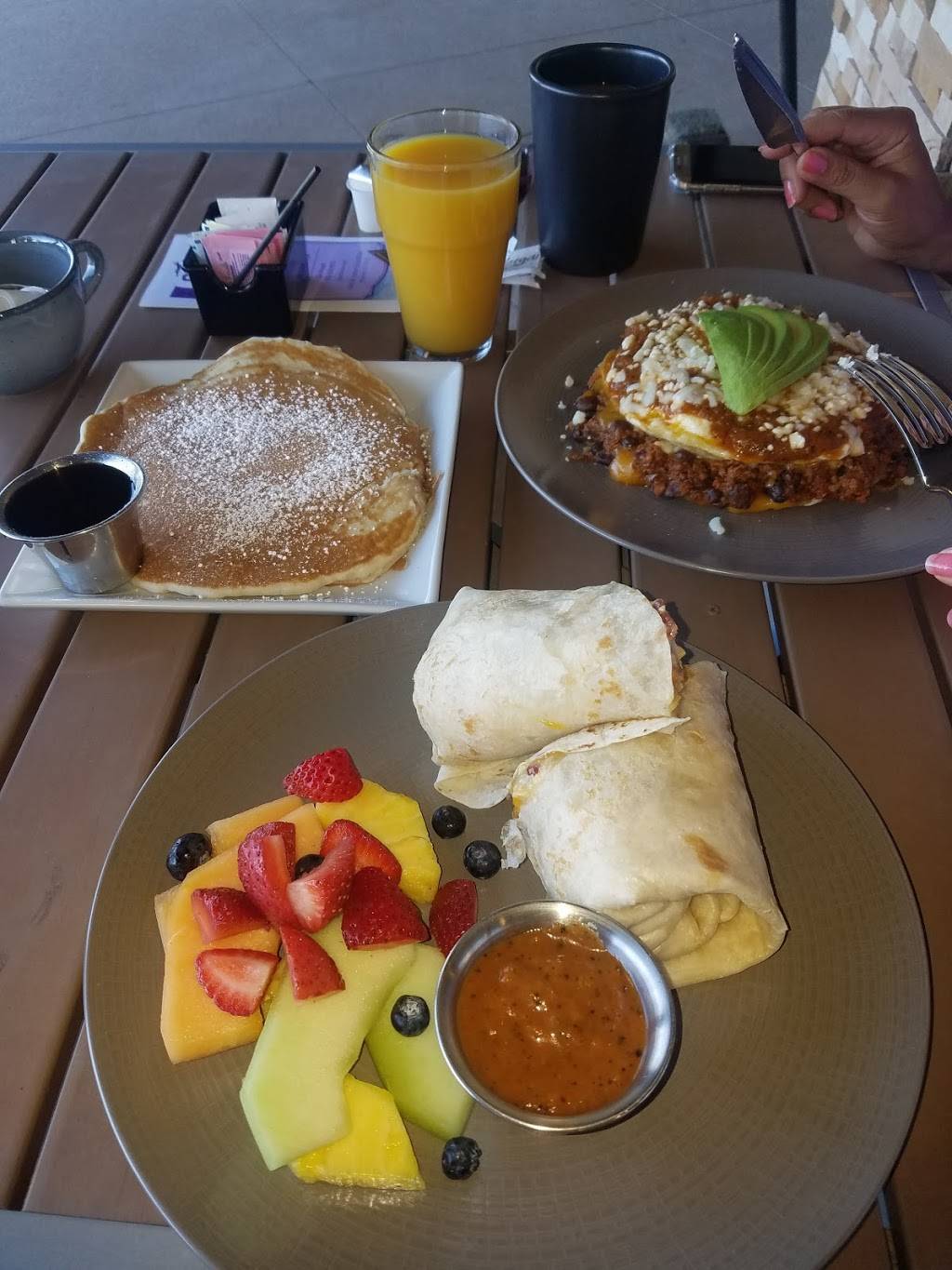 The Lope House | restaurant | 5902 W Indian School Rd, Phoenix, AZ 85033, USA | 6026398975 OR +1 602-639-8975