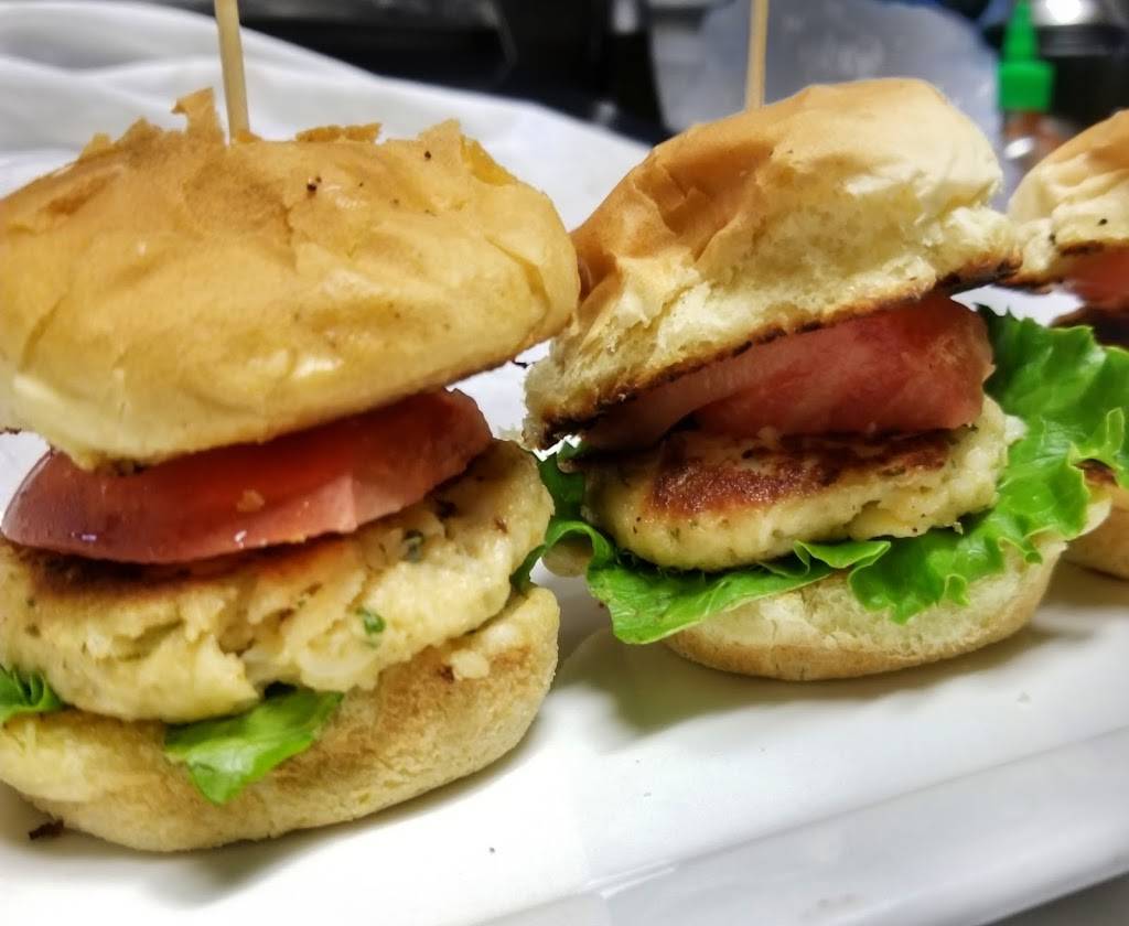 The Franklin Inn | restaurant | 800 N, Cleveland St, Richmond, VA 23221, USA | 8047169493 OR +1 804-716-9493