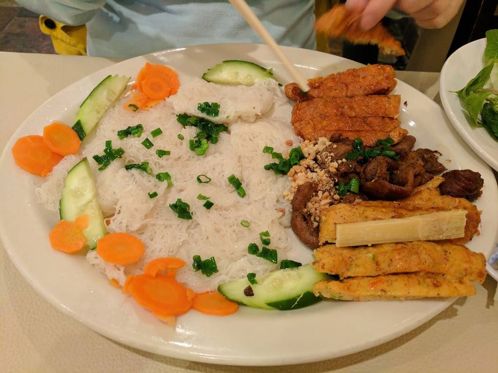 Bun Dong Ba - Vietnamese Noodle House | restaurant | 4023 E Belknap St #B, Haltom City, TX 76111, USA | 8178318778 OR +1 817-831-8778