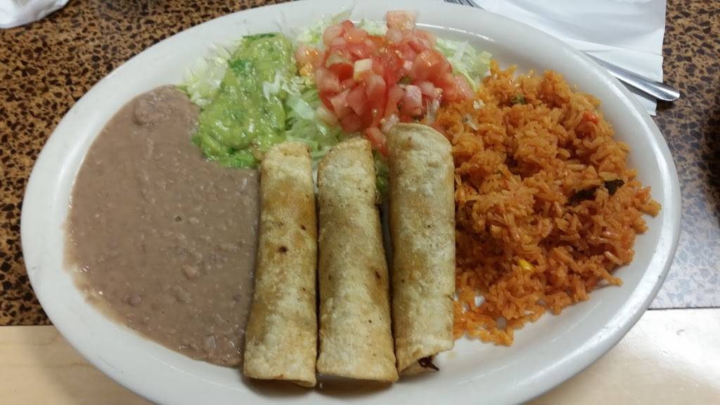 El Burrito Tapatio | restaurant | 3008 West Ave, San Antonio, TX 78201, USA | 2103201985 OR +1 210-320-1985