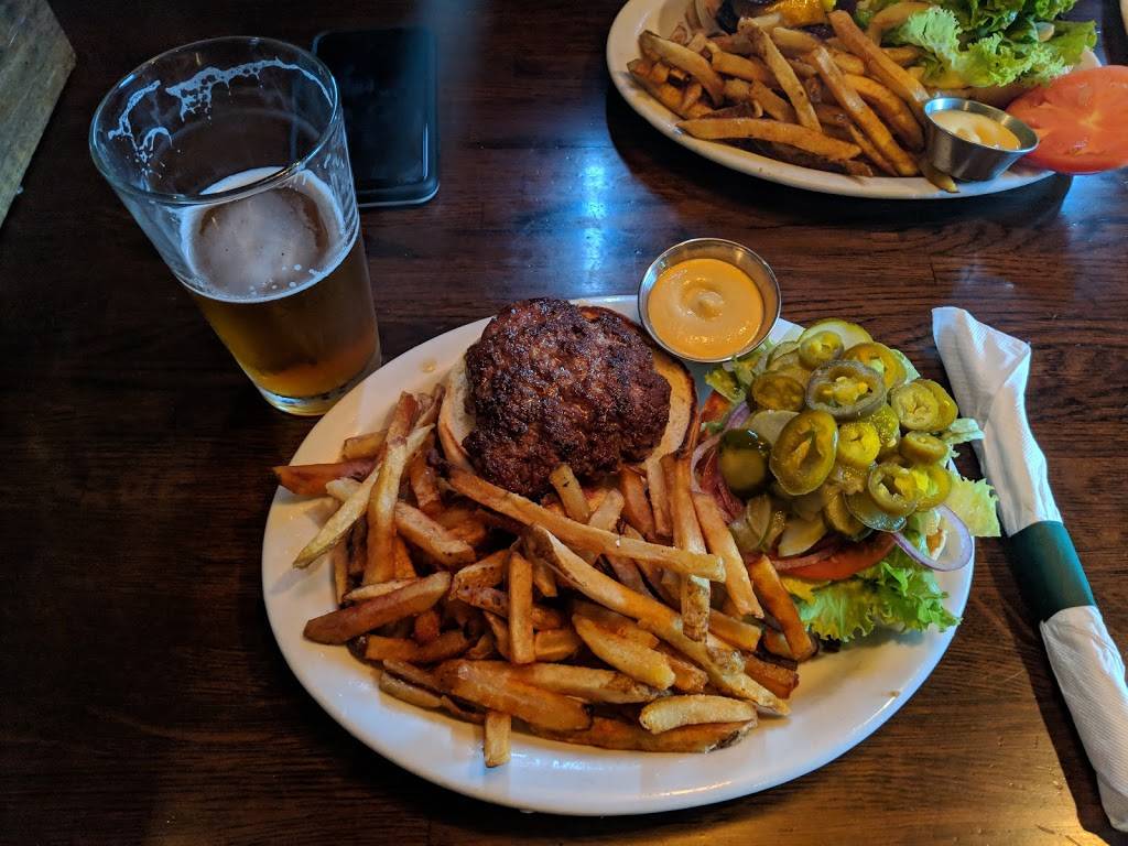 Green Truck Neighborhood Pub | restaurant | 2430 Habersham St, Savannah, GA 31401, USA | 9122345885 OR +1 912-234-5885