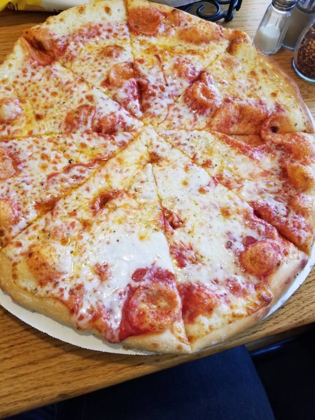 Bellas Pizza of Bristol | restaurant | 1351 Lee Hwy, Bristol, VA 24201, USA | 2764663281 OR +1 276-466-3281