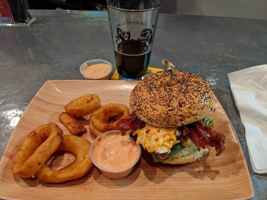 Angus Grill | restaurant | 201 S Jarvis St, Greenville, NC 27858, USA | 2526896460 OR +1 252-689-6460