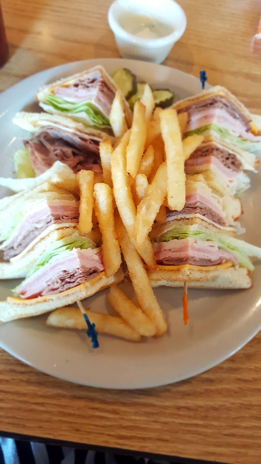 Lincoln Square Restaurant | restaurant | 1320 Archer Dr, Troy, OH 45373, USA | 9373320222 OR +1 937-332-0222