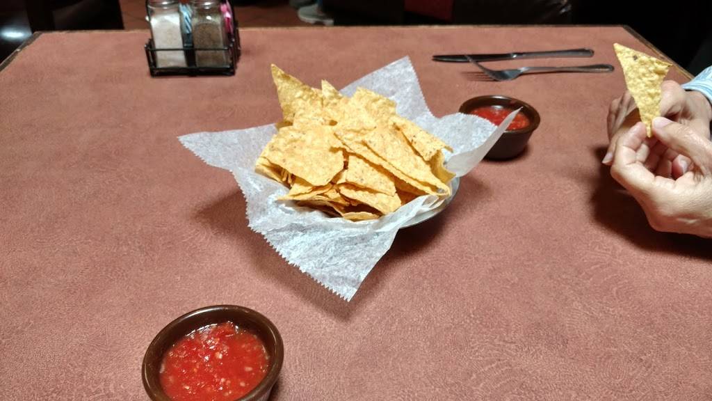 El Fenix Mexican Restaurant | restaurant | 350 E Southwest Pkwy, Lewisville, TX 75067, USA | 2144882769 OR +1 214-488-2769