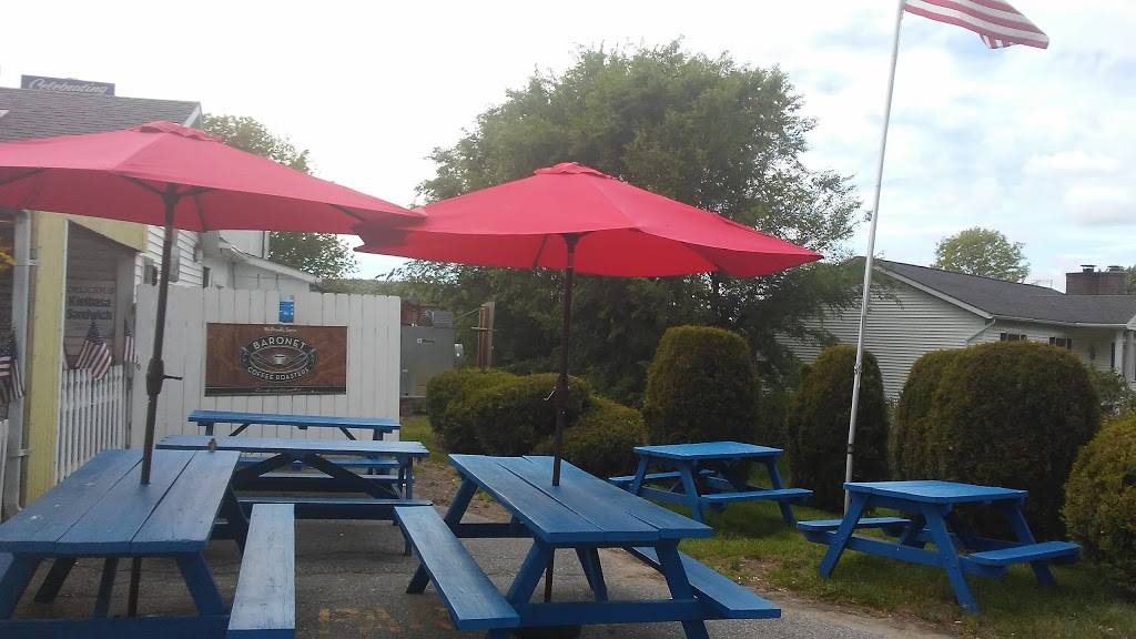 Alvin Rondeaus Dairy Bar | restaurant | 1300 Ware St, Palmer, MA 01069, USA | 4132835281 OR +1 413-283-5281