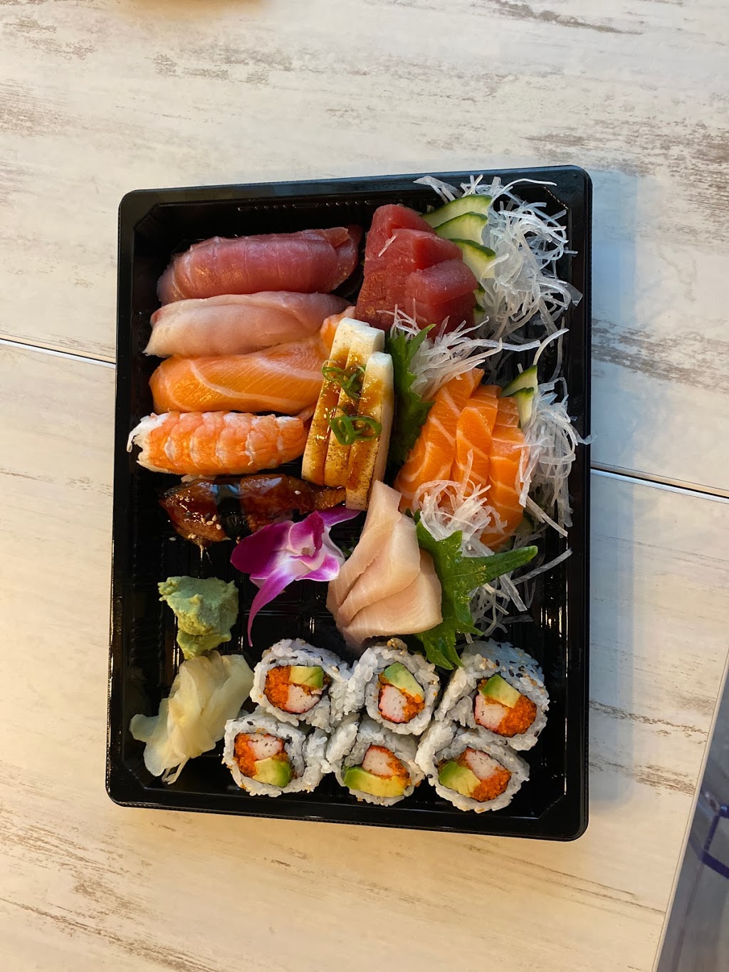 Yaki Sushi | restaurant | 4088 Airline Pkwy, Chantilly, VA 20151, USA | 5717526825 OR +1 571-752-6825