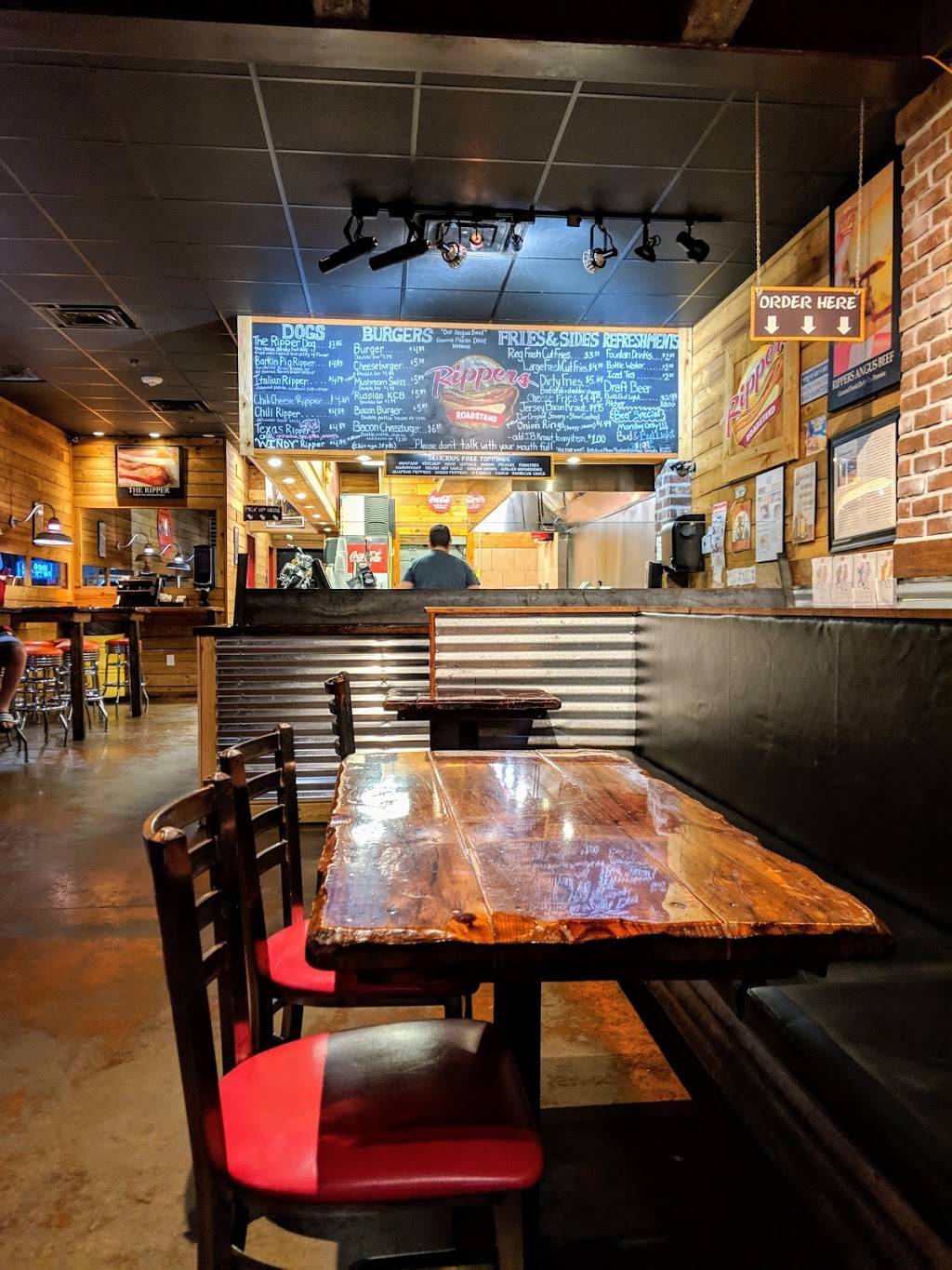 Rippers RoadStand Plus Beer | restaurant | 5967 Factory Shops Blvd, Ellenton, FL 34222, USA | 9414797999 OR +1 941-479-7999