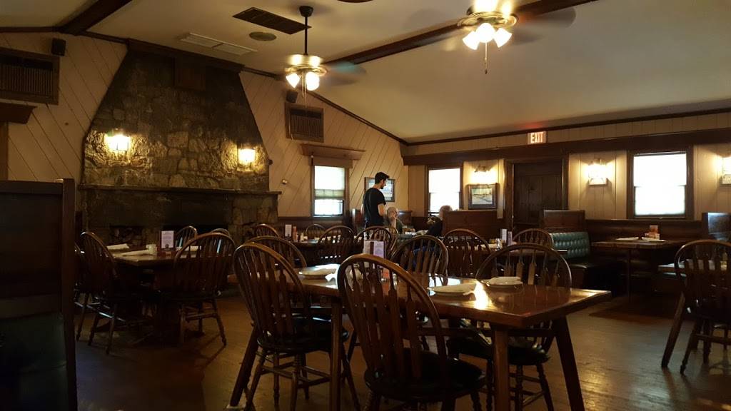 Robertos Log Cabin Restaurant | restaurant | 383 Trumbull Hwy, Lebanon, CT 06249, USA | 8604567663 OR +1 860-456-7663