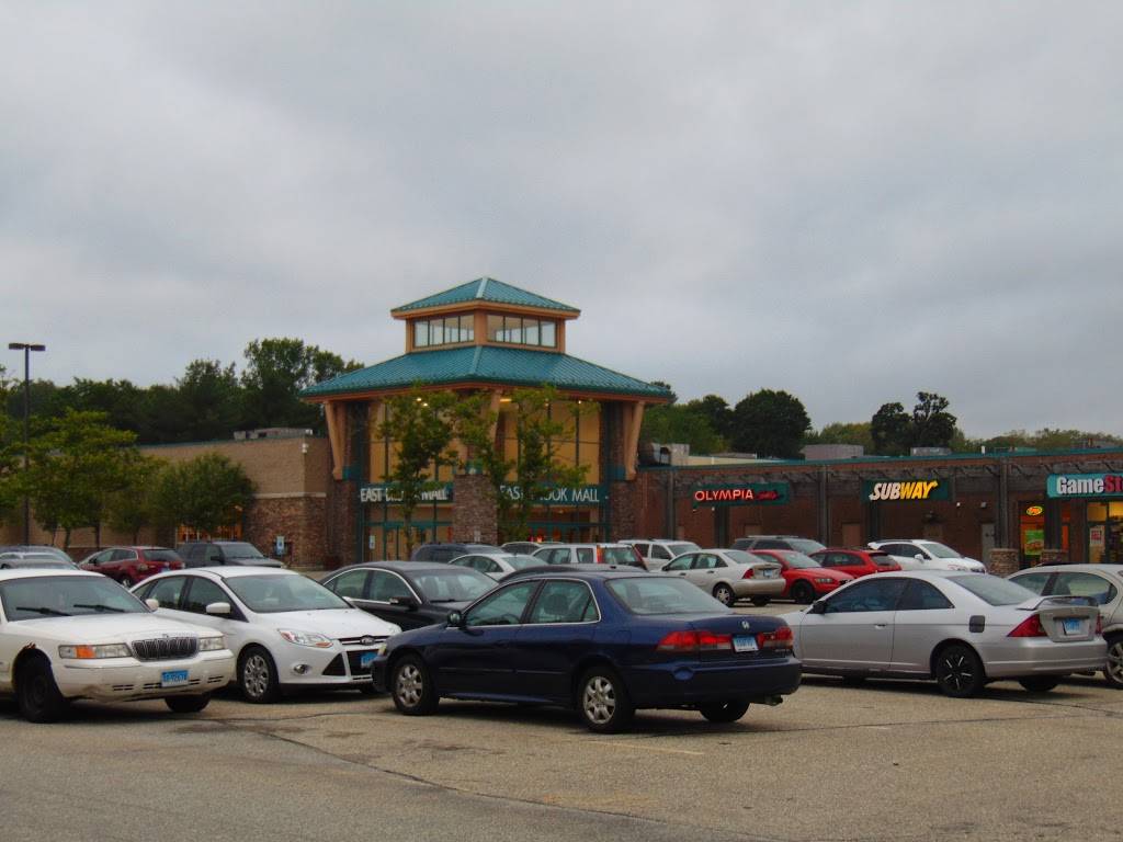 Subway | restaurant | 95 Storrs Rd, Willimantic, CT 06226, USA | 8604233611 OR +1 860-423-3611