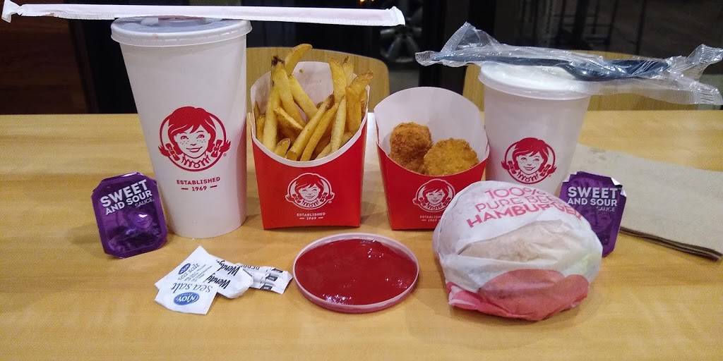 Wendys | restaurant | 8000 Pines Blvd, Pembroke Pines, FL 33024, USA | 9544990742 OR +1 954-499-0742