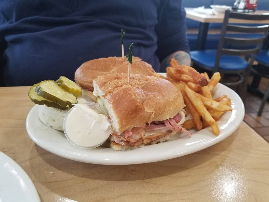 Flamingo Family Restaurant | restaurant | 22201 Ecorse Rd, Taylor, MI 48180, USA | 3132951203 OR +1 313-295-1203