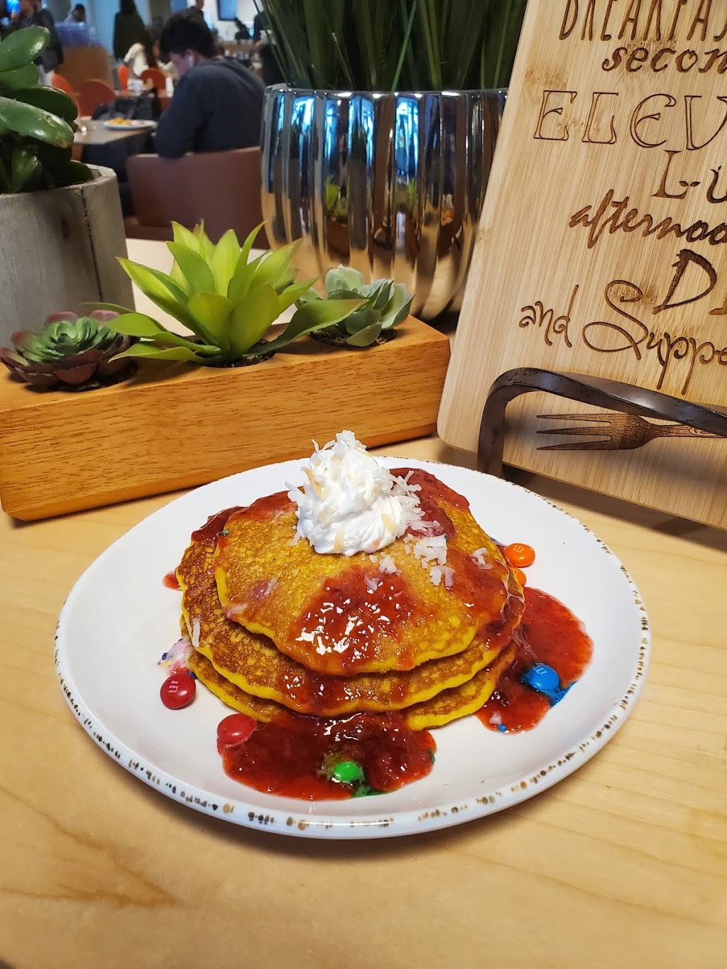 Brandywine Commons | restaurant | 557 E Peltason Dr, Irvine, CA 92617, USA | 9099087217 OR +1 909-908-7217